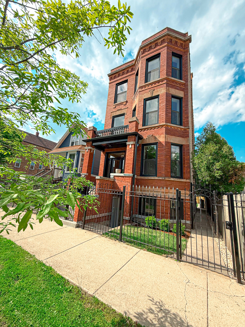 3608 West Wolfram Street Chicago IL 60618