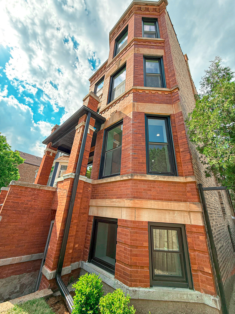 3608 West Wolfram Street Chicago IL 60618