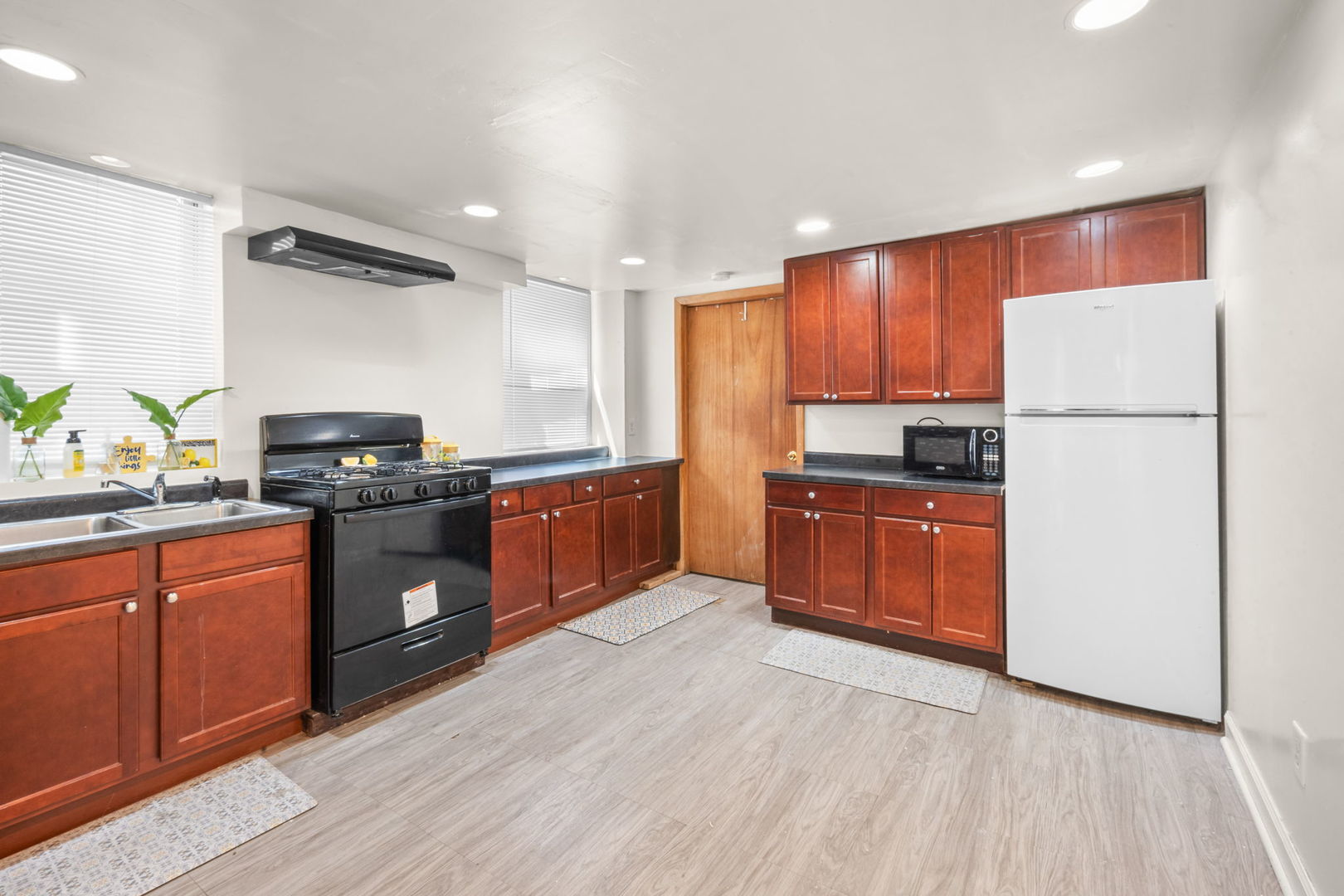 5540 West Congress Parkway Chicago IL 60644