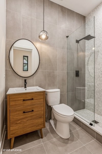 1053 North Damen Avenue Chicago IL 60622