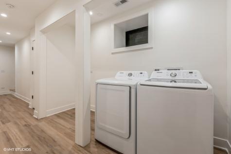 1053 North Damen Avenue Chicago IL 60622