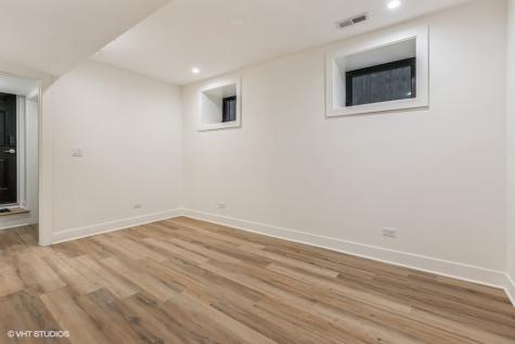 1053 North Damen Avenue Chicago IL 60622