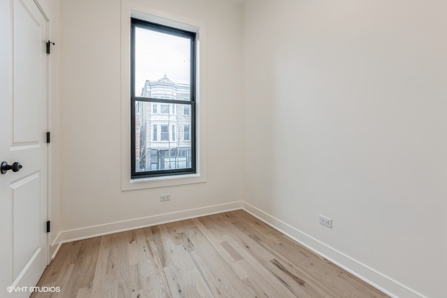 1053 North Damen Avenue Chicago IL 60622