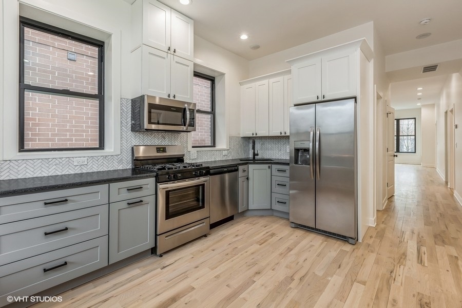 1053 North Damen Avenue Chicago IL 60622