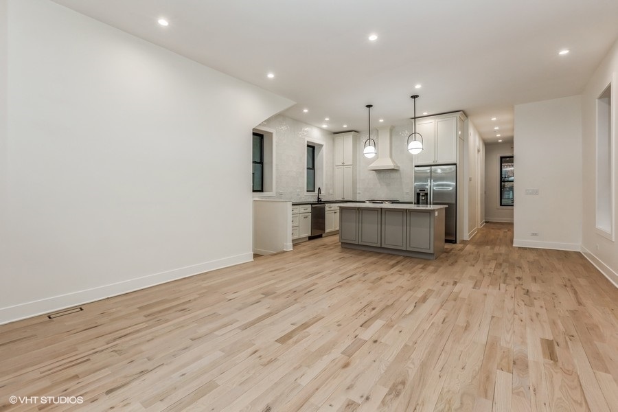 1053 North Damen Avenue Chicago IL 60622