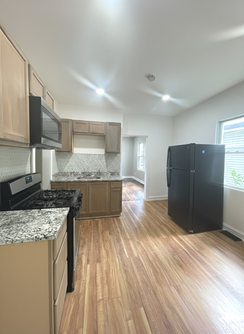 10730 South Lafayette Avenue Chicago IL 60628