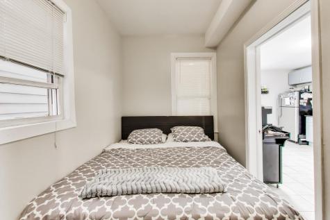 2955 North Gresham Avenue Chicago IL 60618