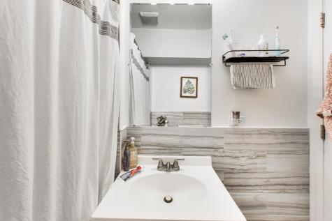 2955 North Gresham Avenue Chicago IL 60618