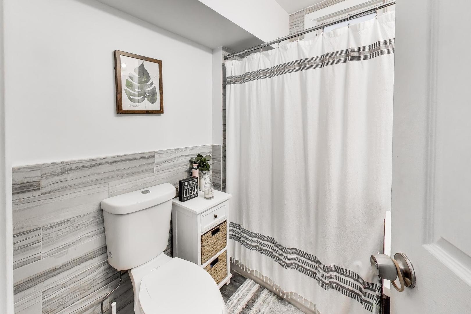 2955 North Gresham Avenue Chicago IL 60618