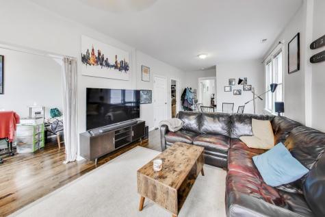 2955 North Gresham Avenue Chicago IL 60618