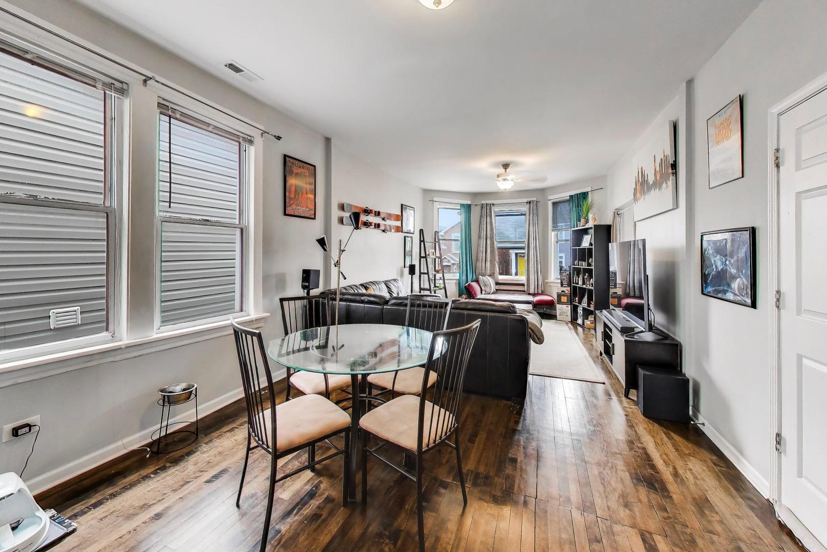 2955 North Gresham Avenue Chicago IL 60618
