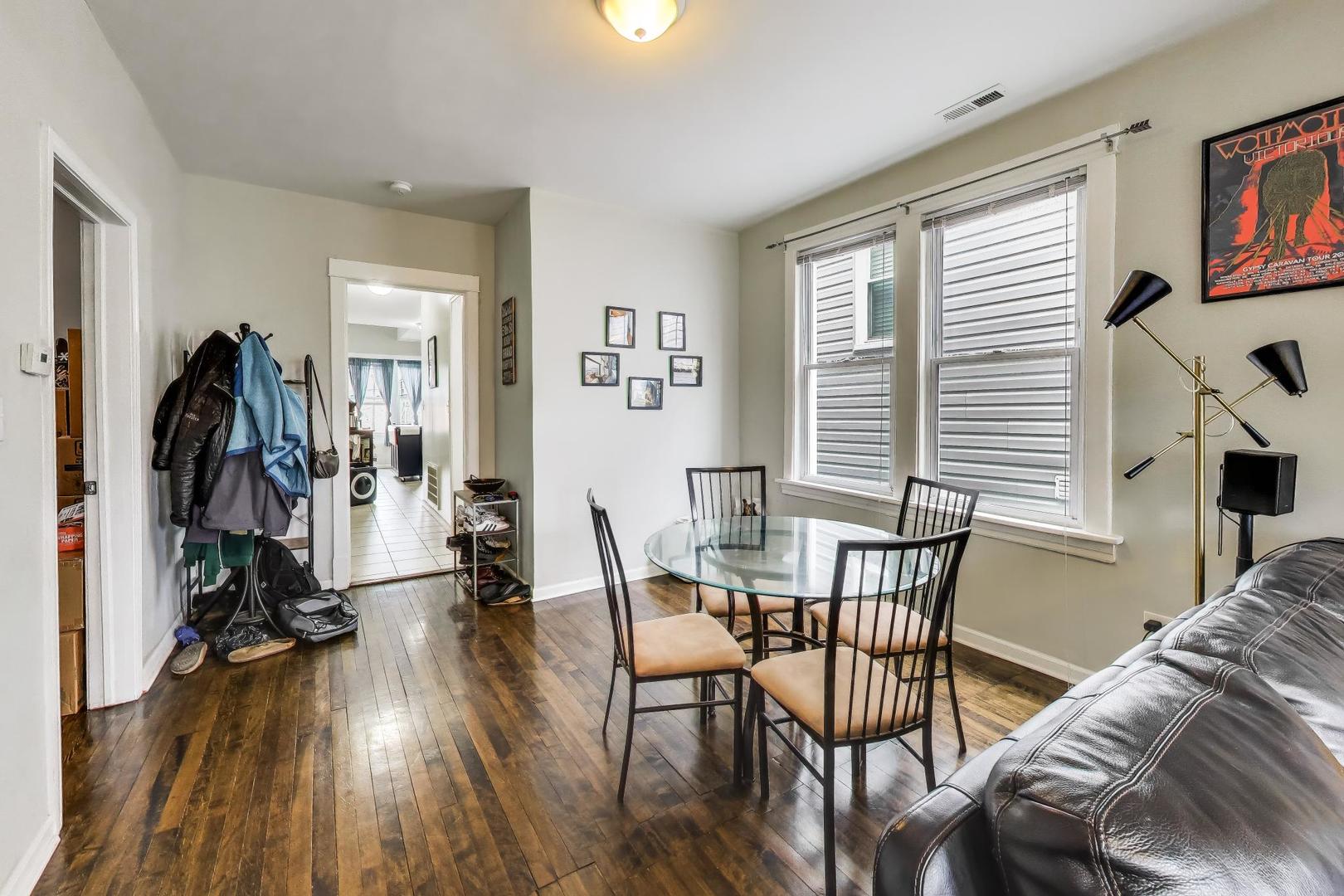 2955 North Gresham Avenue Chicago IL 60618