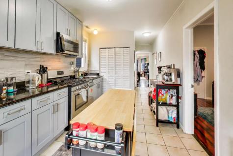 2955 North Gresham Avenue Chicago IL 60618
