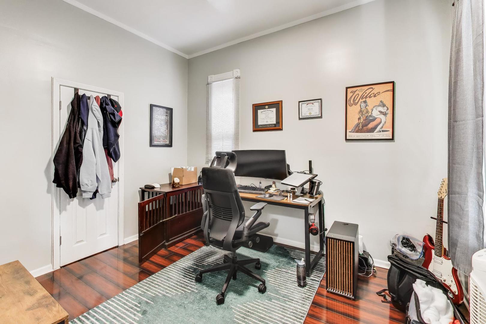 2955 North Gresham Avenue Chicago IL 60618