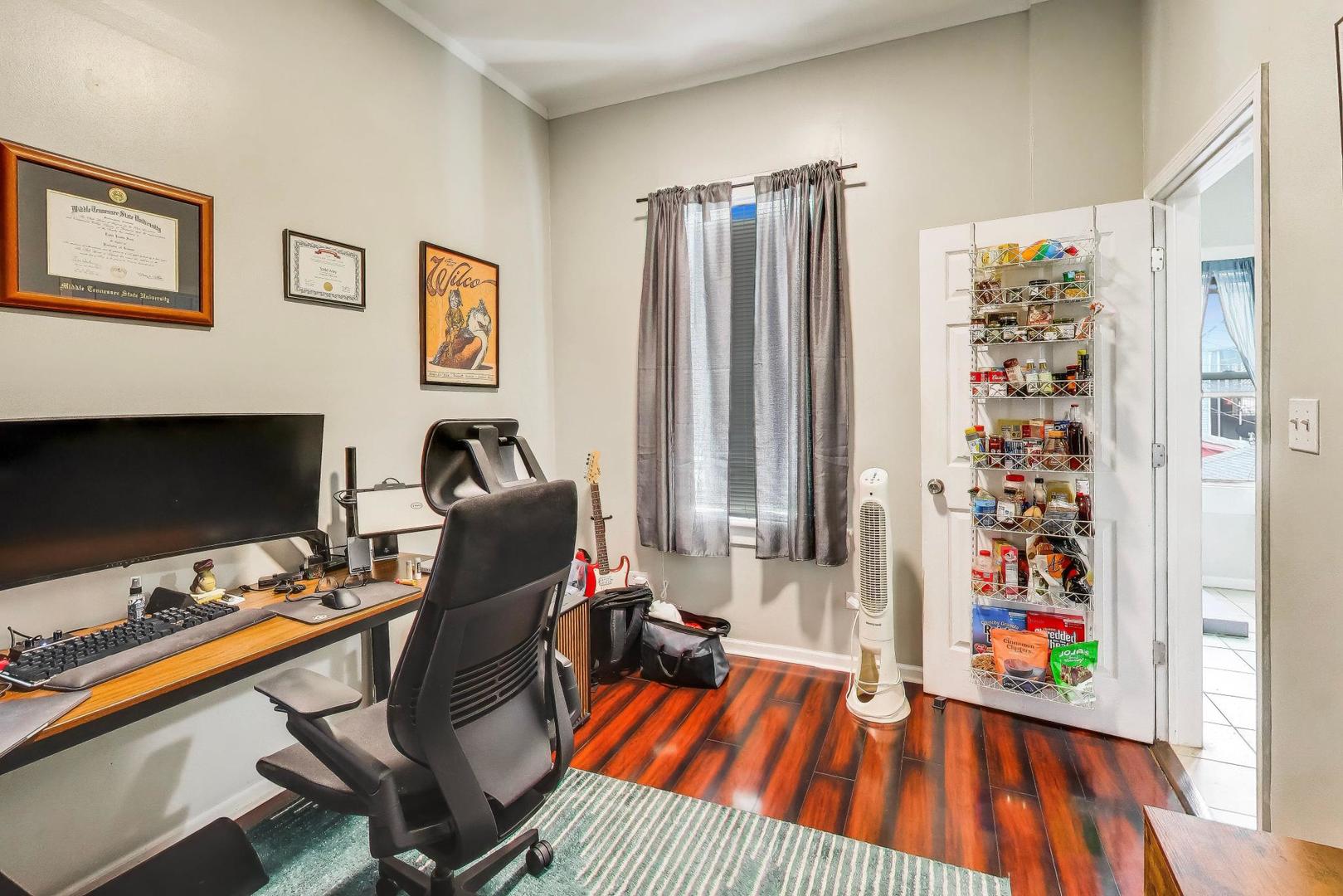 2955 North Gresham Avenue Chicago IL 60618