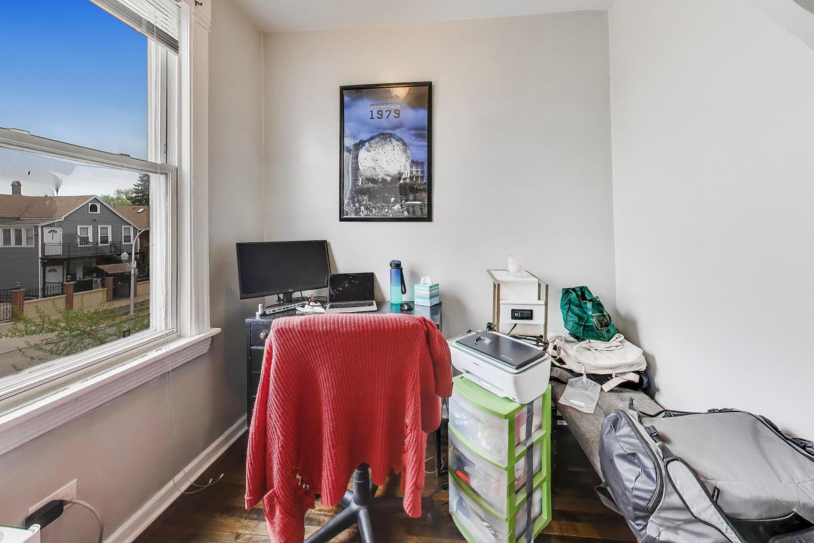 2955 North Gresham Avenue Chicago IL 60618