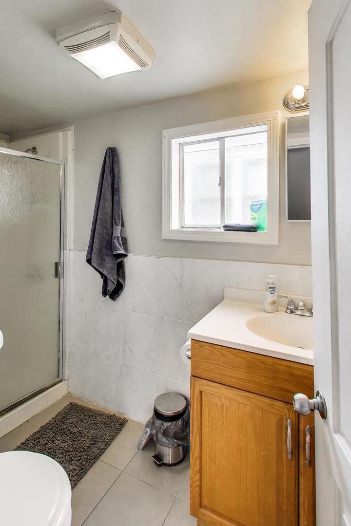 2955 North Gresham Avenue Chicago IL 60618