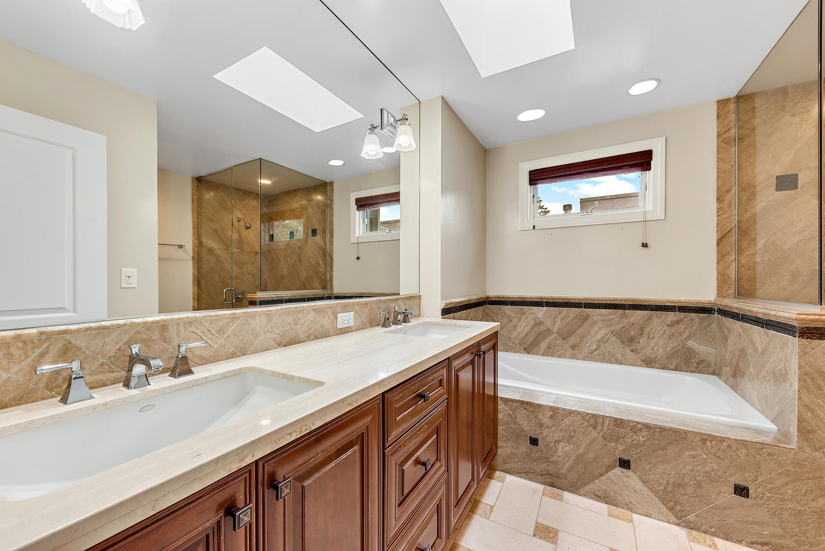 3722 North Bosworth Avenue Chicago IL 60613