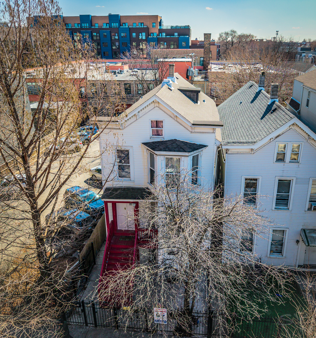 2423 West Moffat Street Chicago IL 60647
