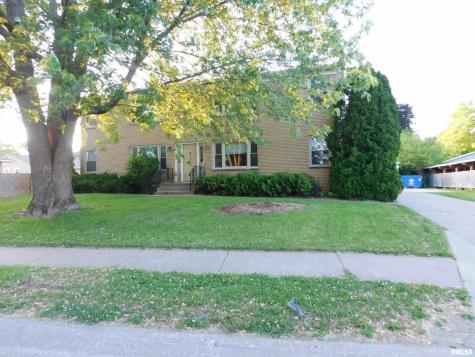 411 34TH Avenue East Moline IL 61244