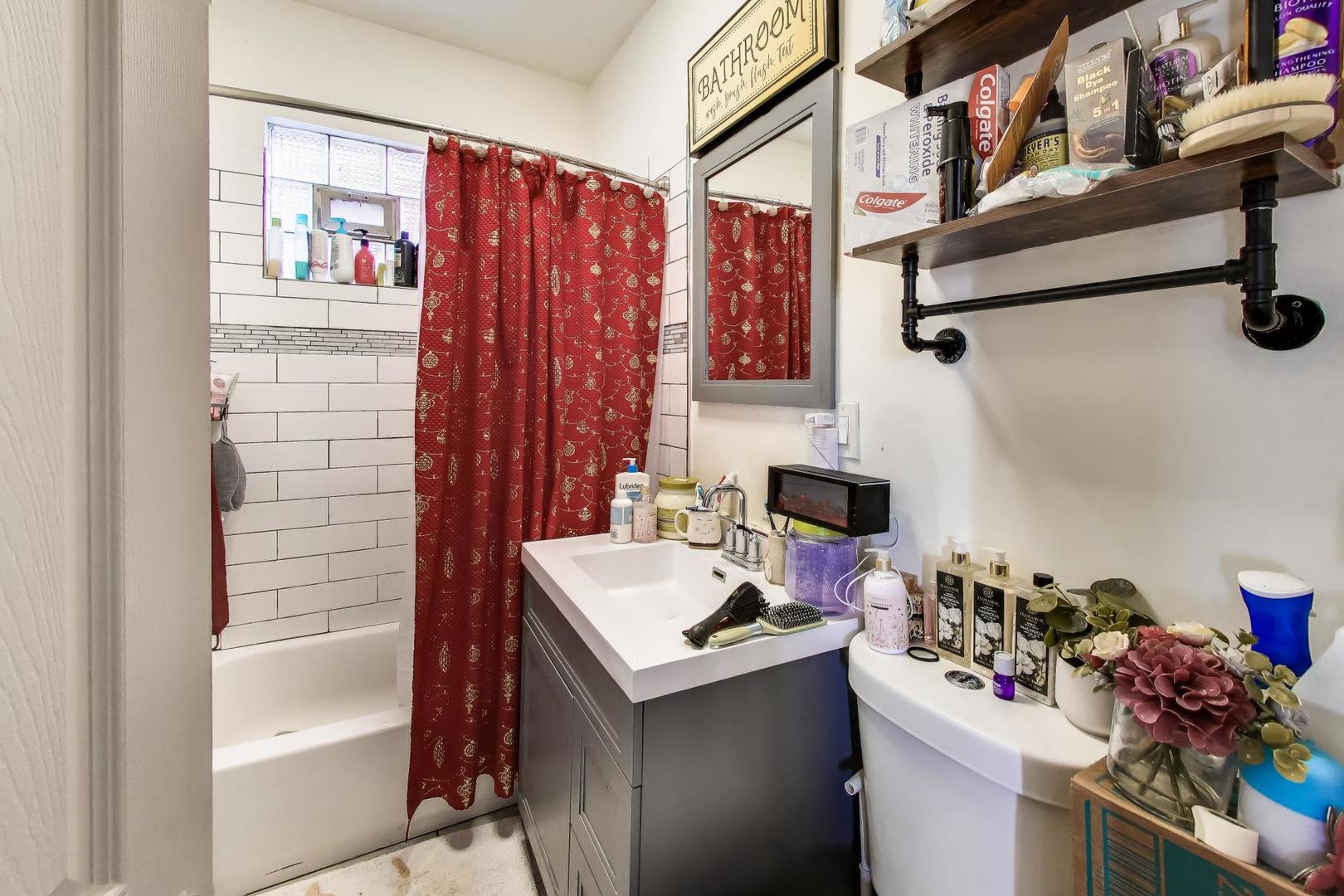4862 West Cortland Street Chicago IL 60639