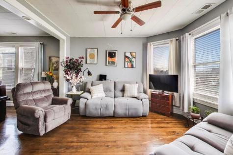 4862 West Cortland Street Chicago IL 60639