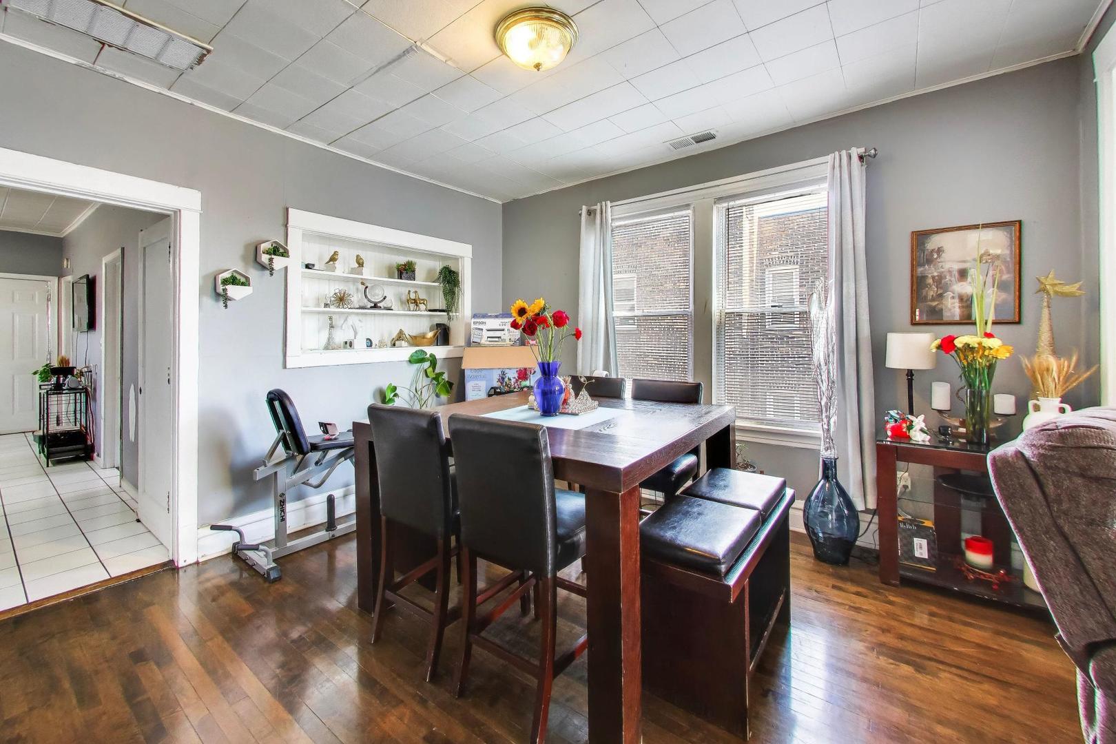 4862 West Cortland Street Chicago IL 60639