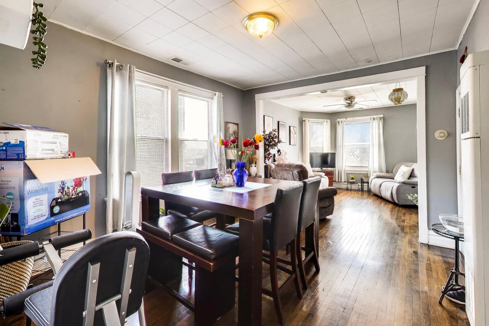 4862 West Cortland Street Chicago IL 60639