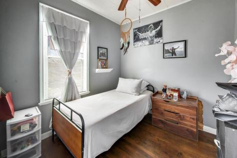 4862 West Cortland Street Chicago IL 60639