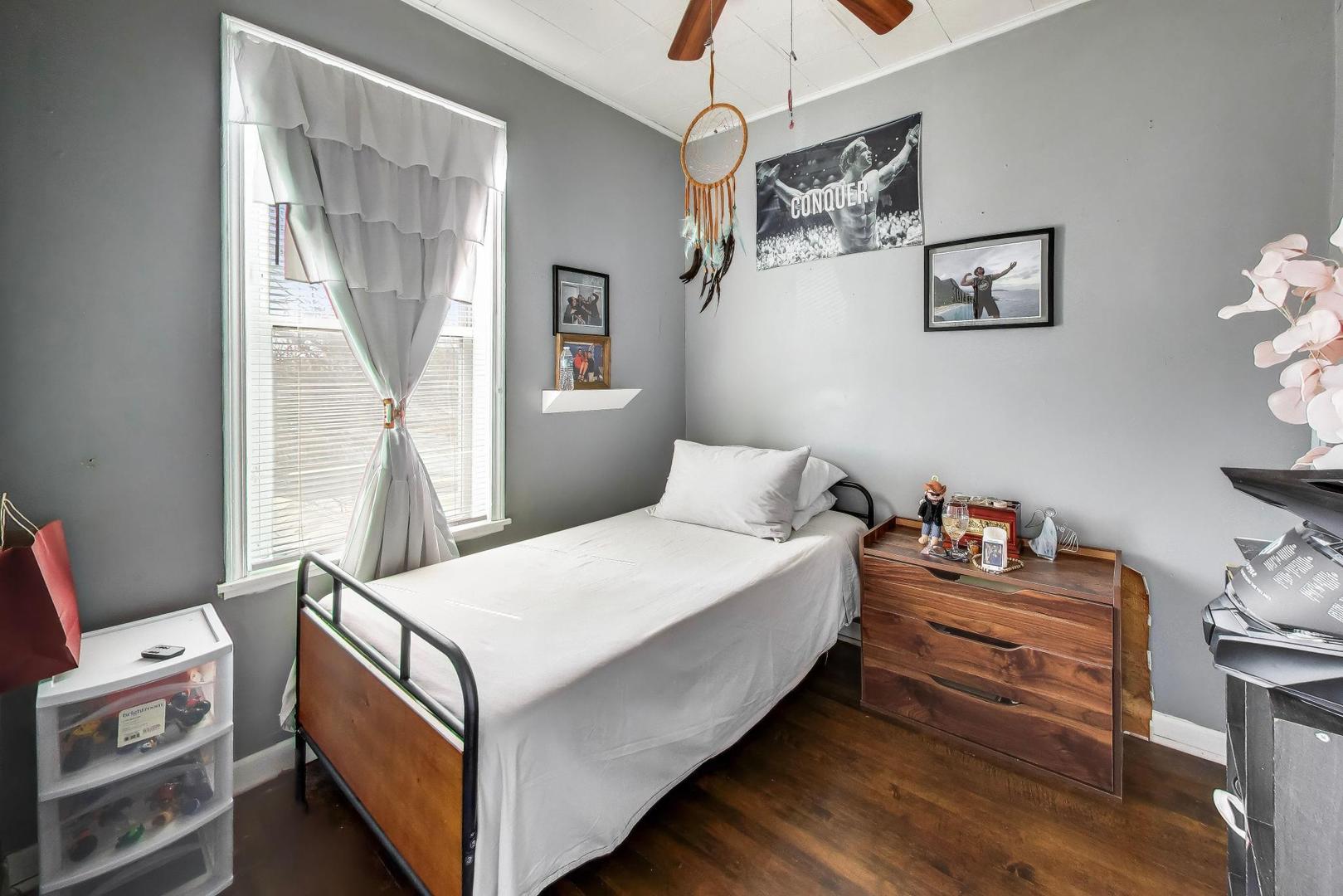 4862 West Cortland Street Chicago IL 60639