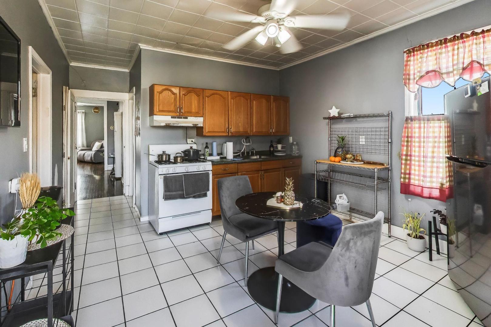 4862 West Cortland Street Chicago IL 60639