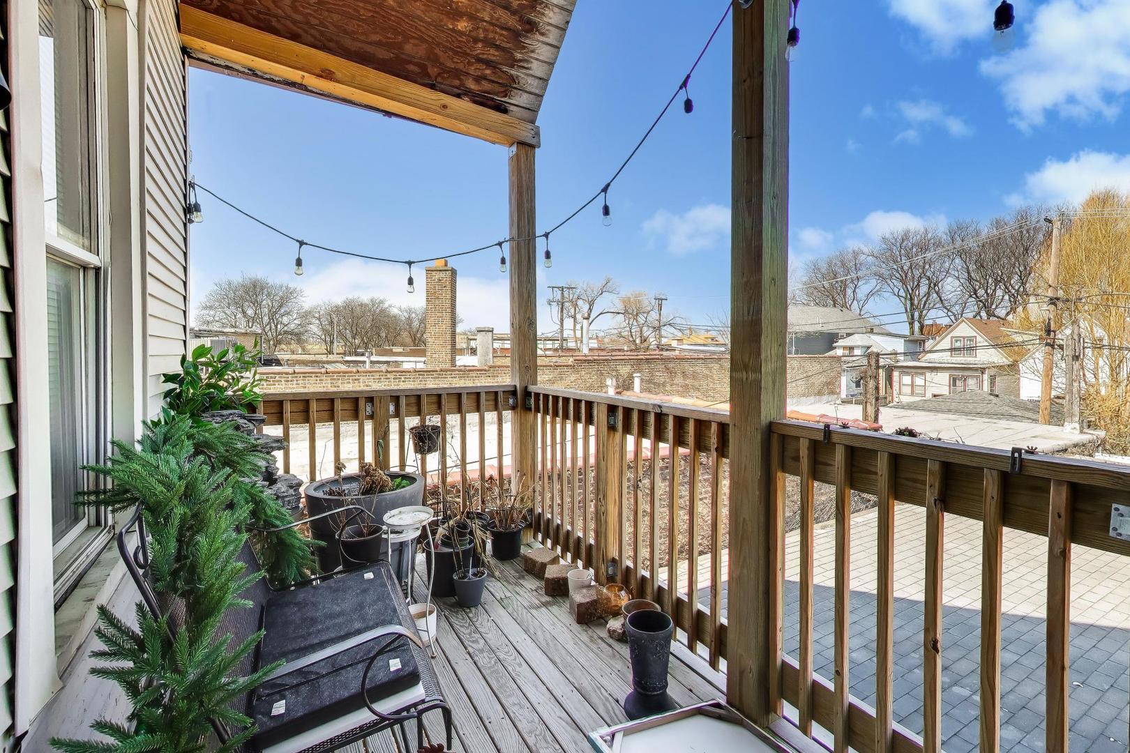 4862 West Cortland Street Chicago IL 60639