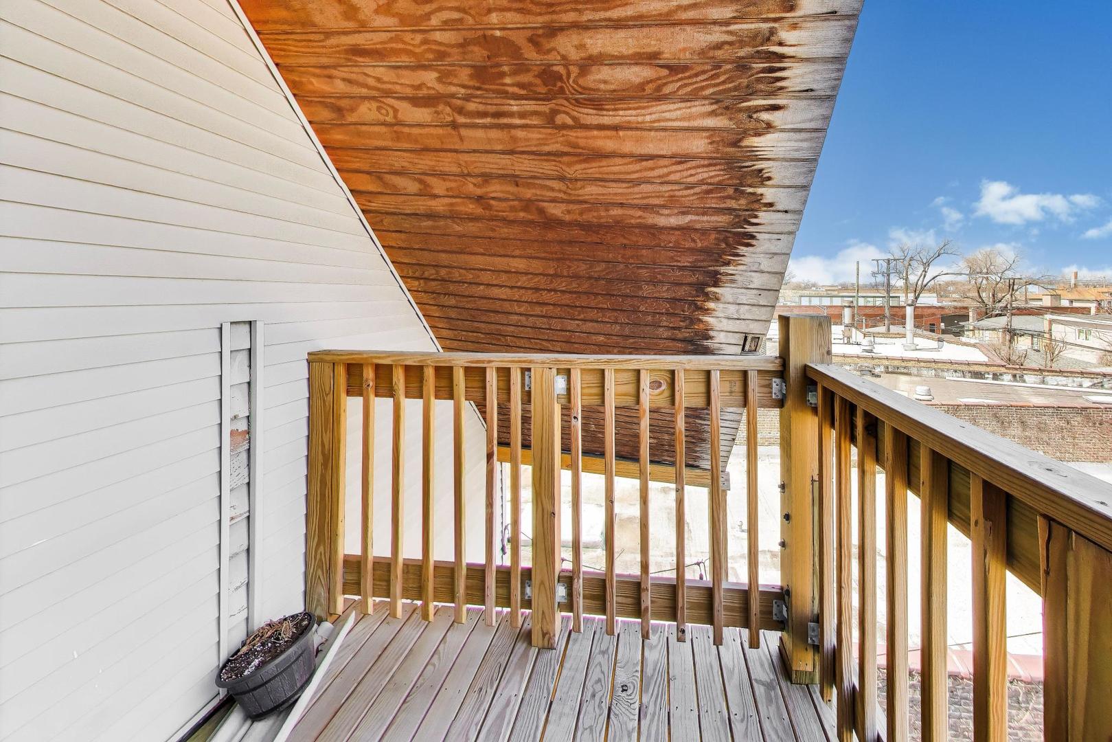 4862 West Cortland Street Chicago IL 60639
