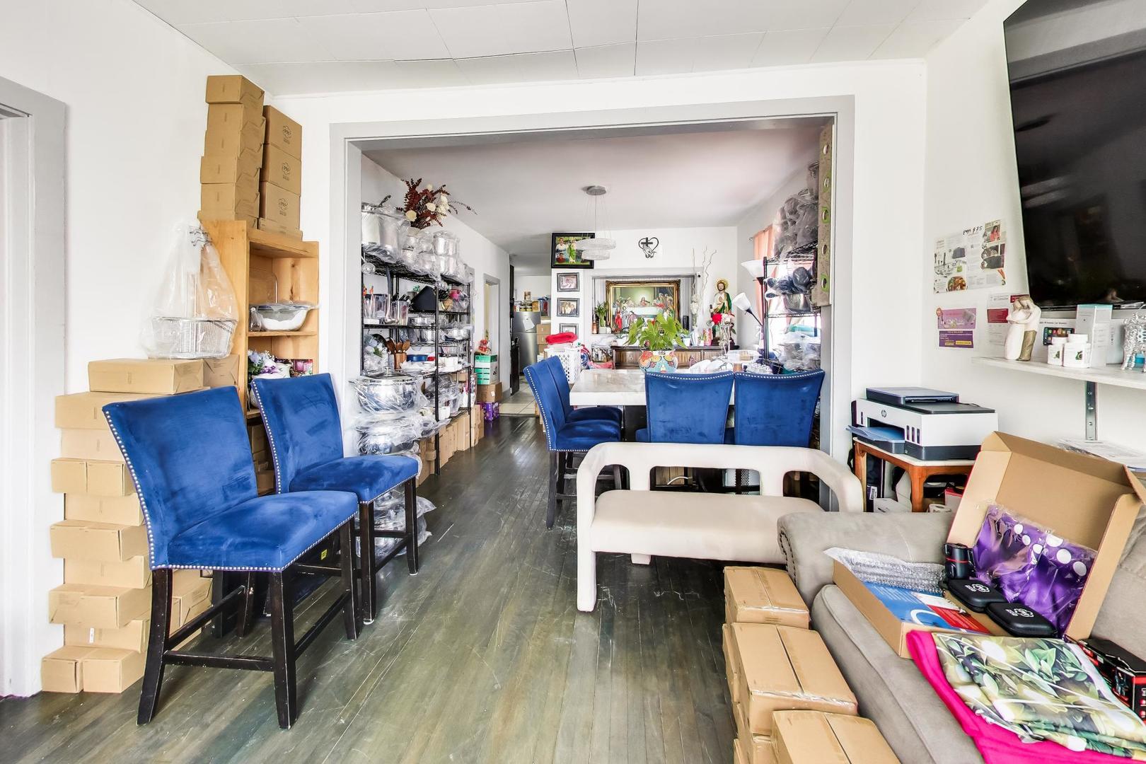 4862 West Cortland Street Chicago IL 60639