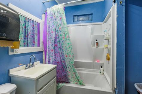 8119 South Escanaba Avenue Chicago IL 60617
