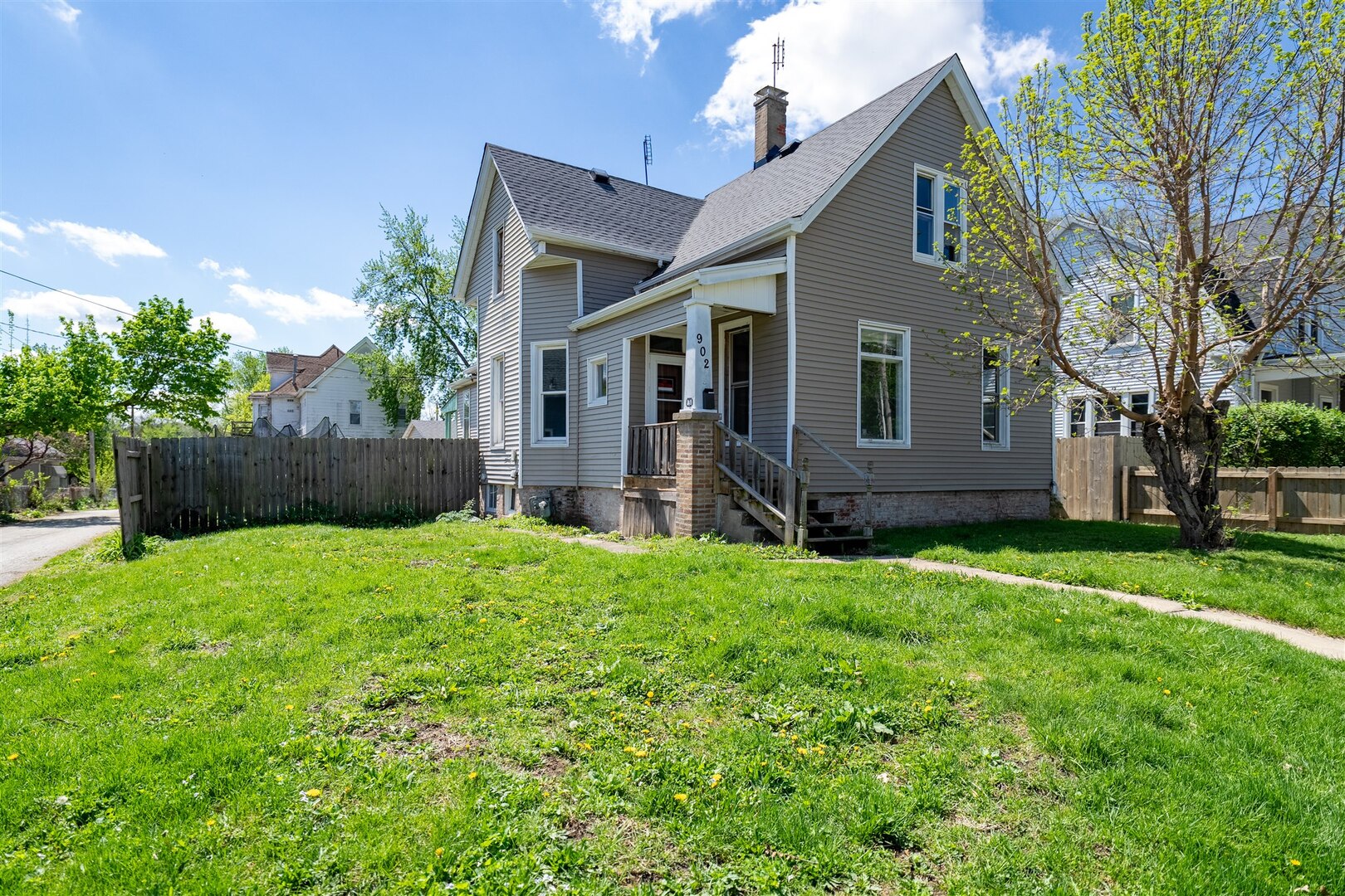 902 West Grove Street Bloomington IL 61701