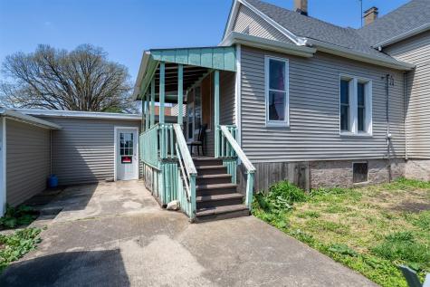 902 West Grove Street Bloomington IL 61701