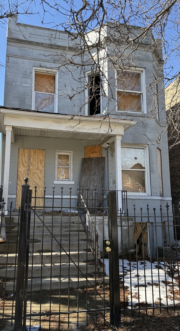 764 South Kenneth Avenue Chicago IL 60624