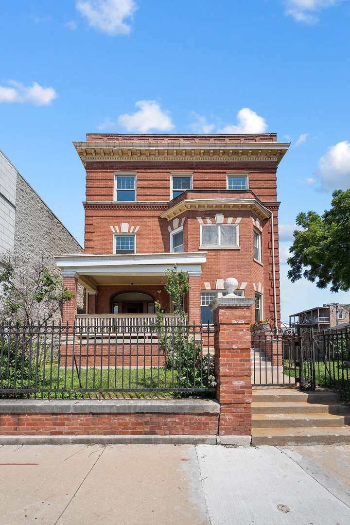 4541 South Forrestville Avenue Chicago IL 60653