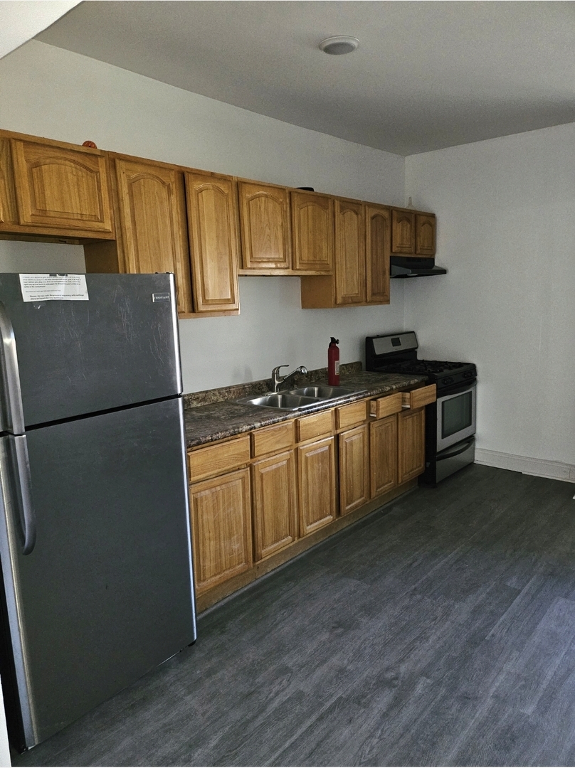 8542 South Lowe Avenue Chicago IL 60620