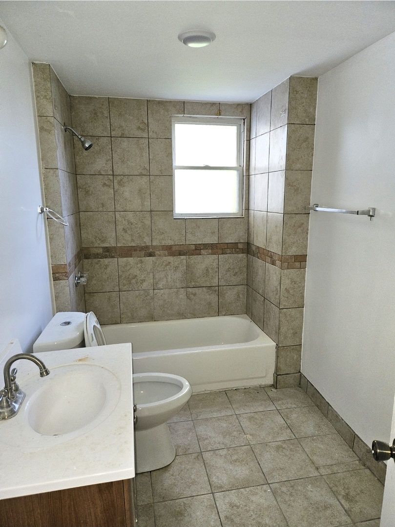 8542 South Lowe Avenue Chicago IL 60620