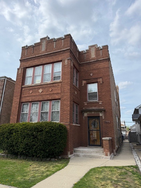 5428 West Cornelia Avenue Chicago IL 60641