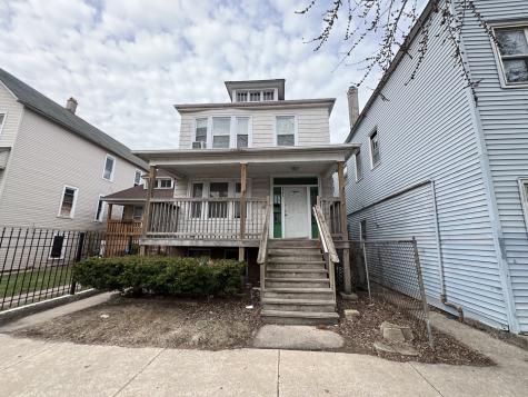 8242 South Houston Avenue Chicago IL 60617