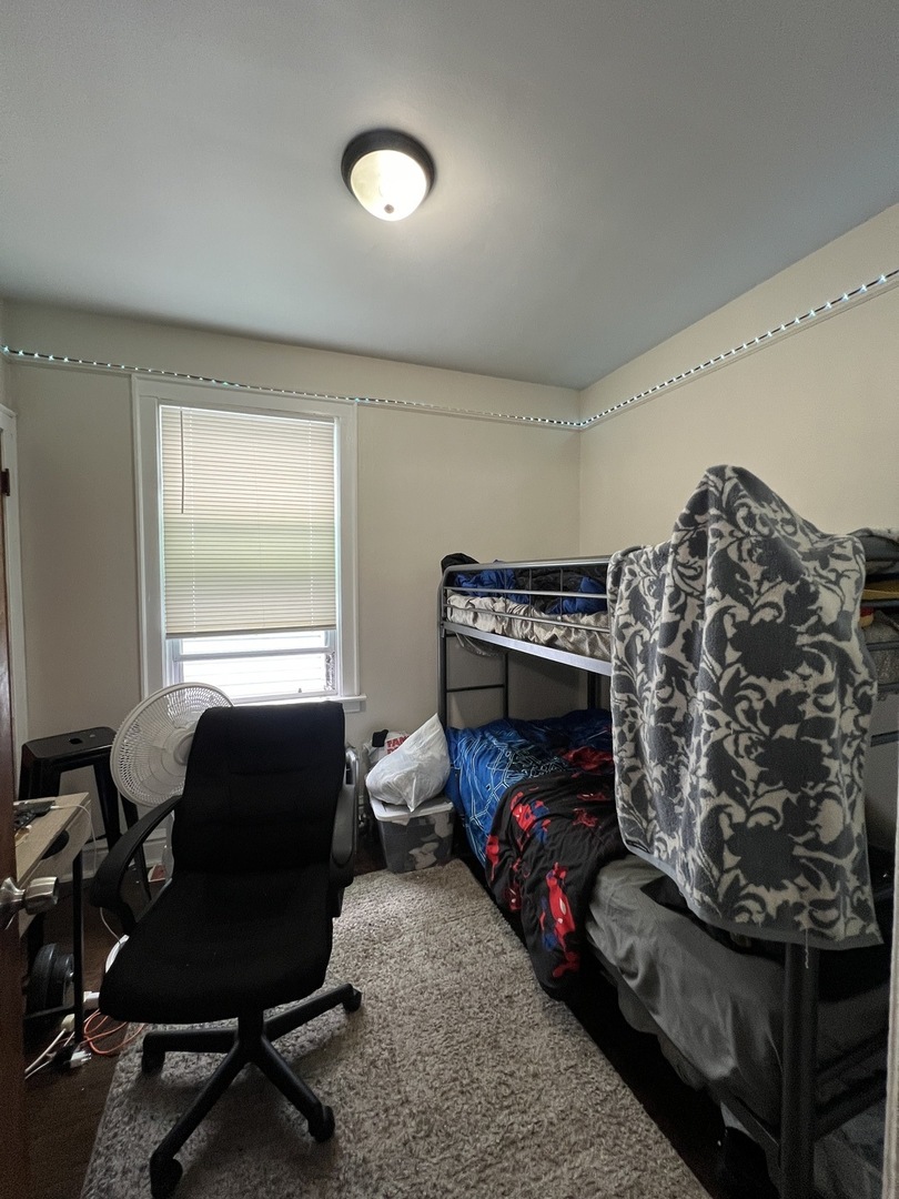8242 South Houston Avenue Chicago IL 60617