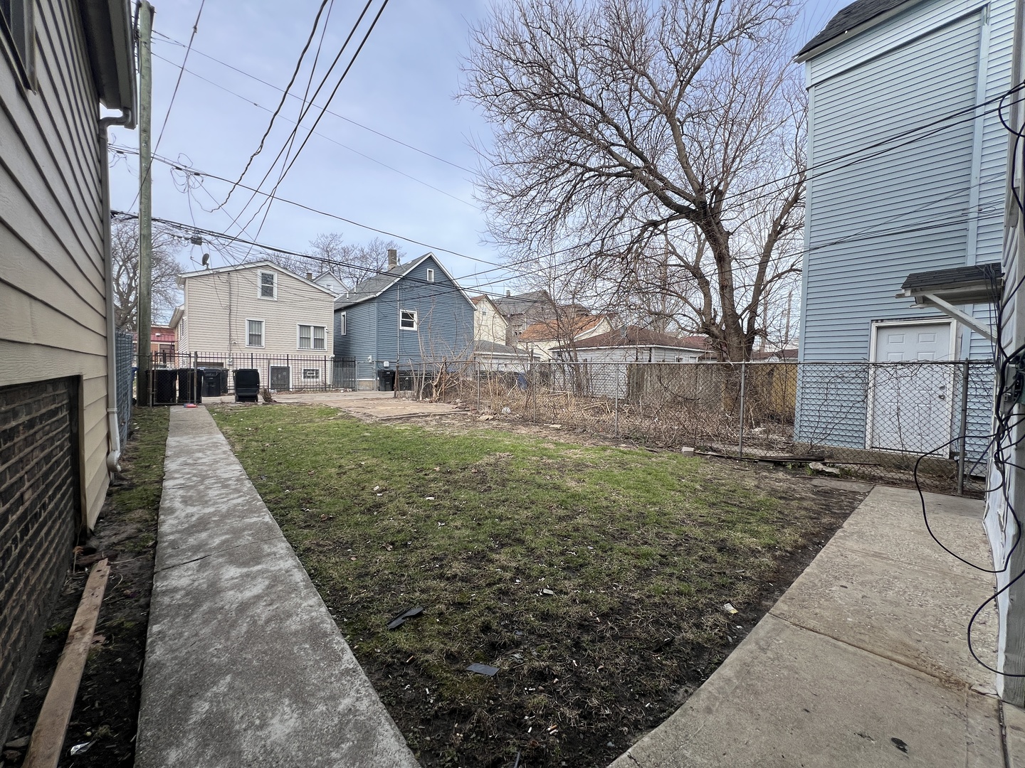8242 South Houston Avenue Chicago IL 60617