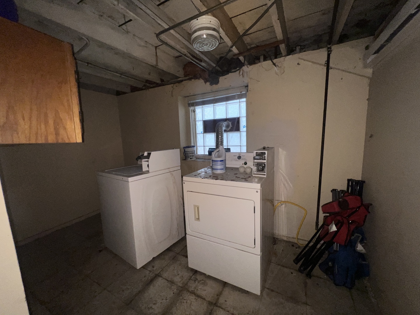 8242 South Houston Avenue Chicago IL 60617