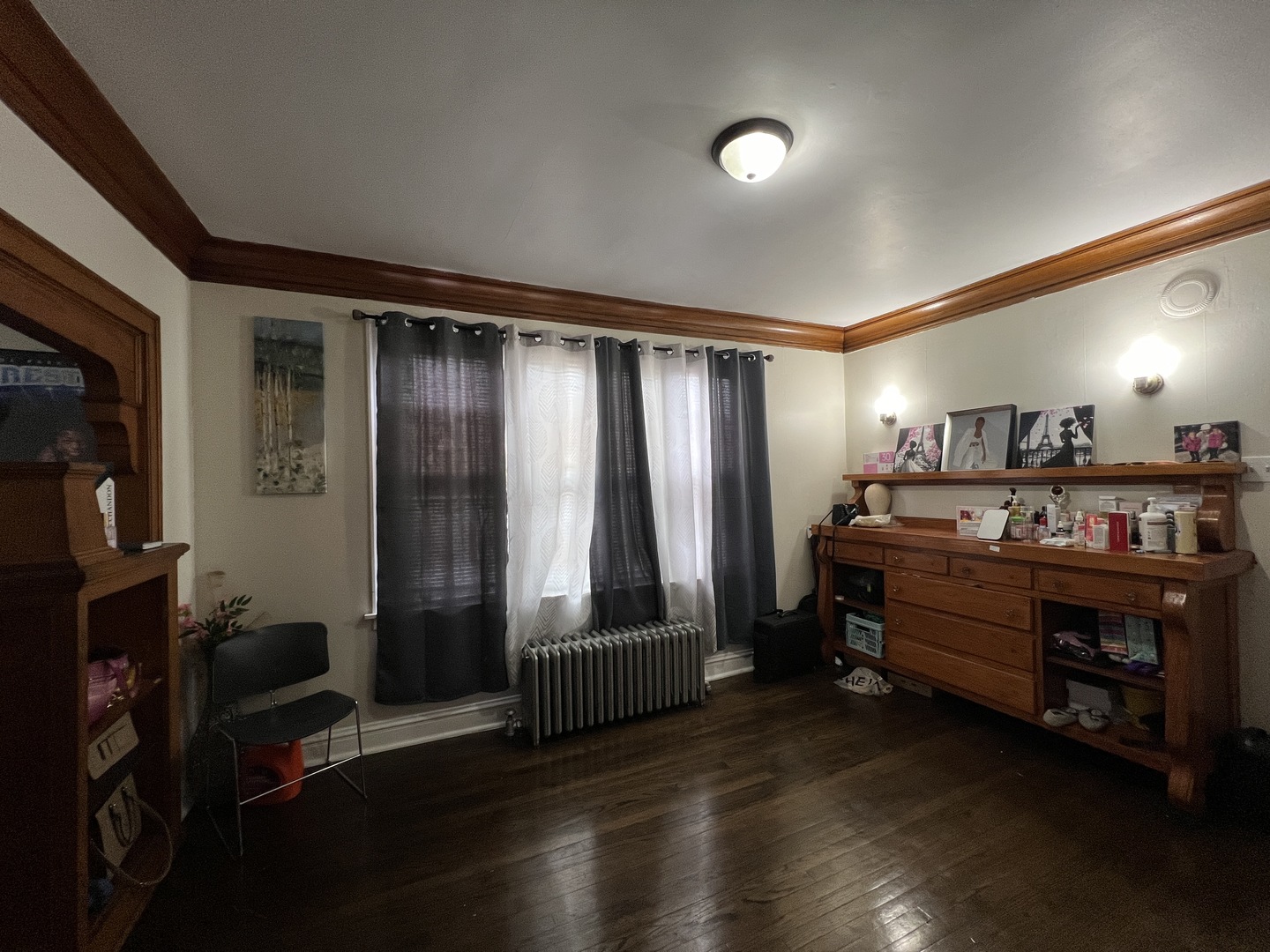 8242 South Houston Avenue Chicago IL 60617