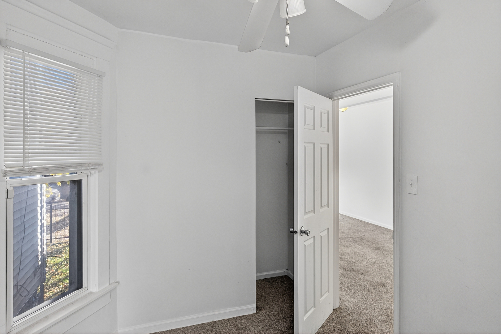 824 East 89th Place Chicago IL 60619