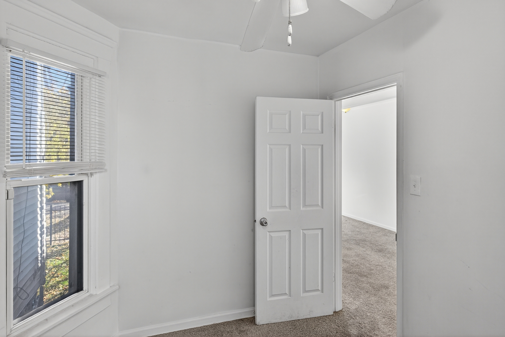 824 East 89th Place Chicago IL 60619