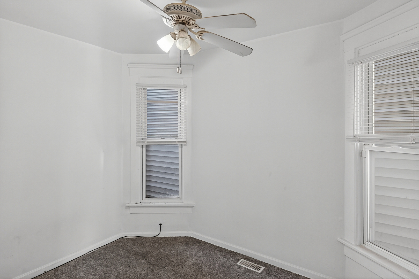 824 East 89th Place Chicago IL 60619
